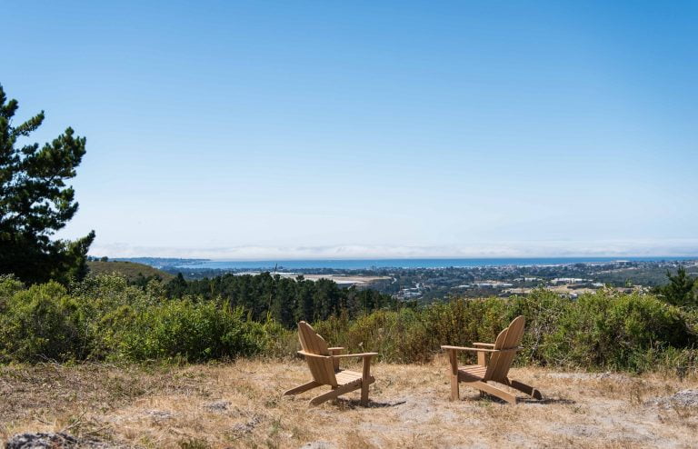 Vista overlooking the Pacific Ocean