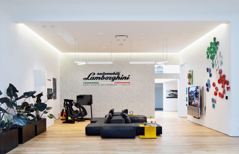 Imagery courtesy of Automobili Lamborghini