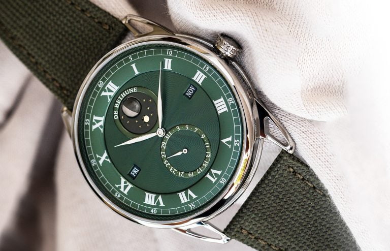 De Bethune DB25 Perpetual Calendar in Green. Imagery courtesy of De Bethune.