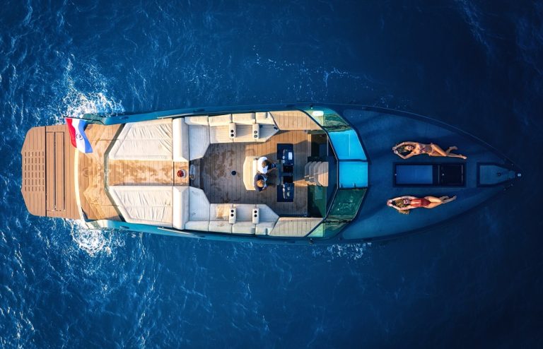 Imagery courtesy of Waterdream Yachts