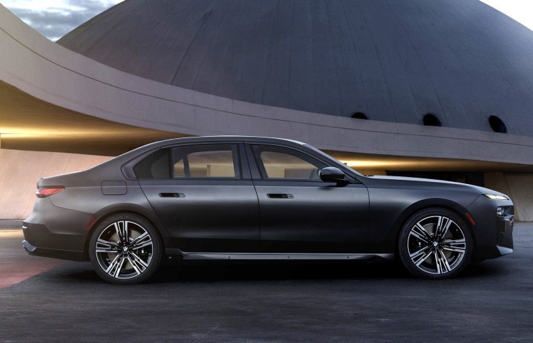 BMW 760i - Exterior - Imagery courtesy of BMW