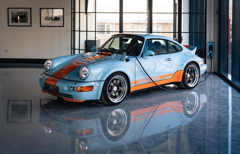 Everrati Porsche 911 (964) – Signature Gulf Edition – EQ 2