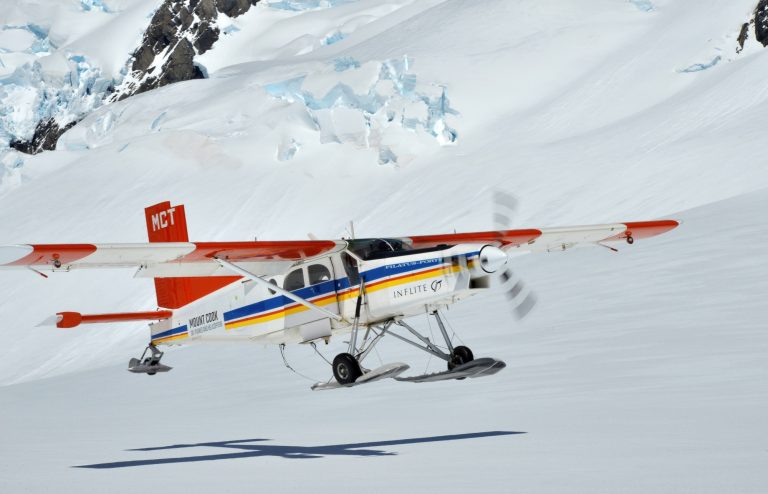PC-6 close to the ground with ski landing gear near Mount Cook, New Zealand. Imagery courtesy of Pilatus Aircraft Ltd.