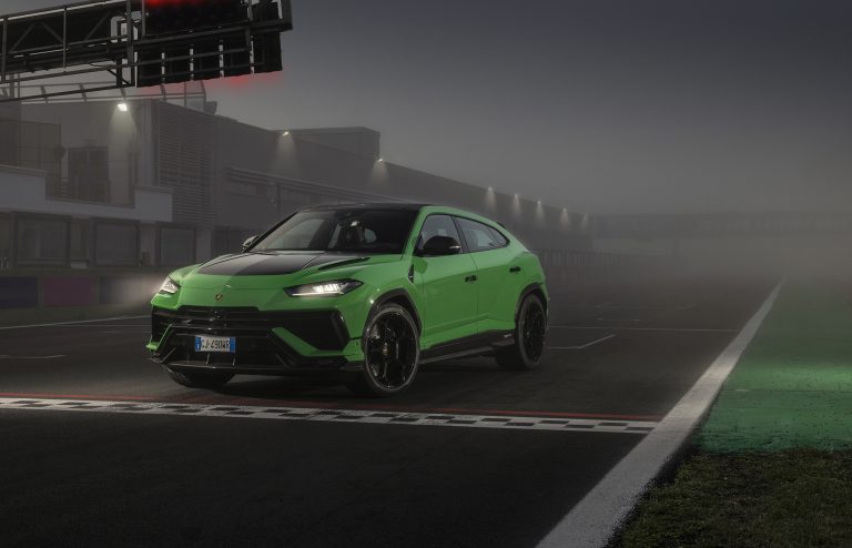 Automobili Lamborghini Urus Performante Viper Green - EQ 1