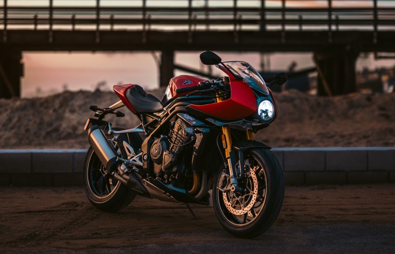 Triumph Speed Triple 1200 RR - EQ 3