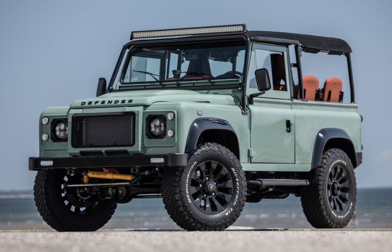 Rover Trophy is Building the Best Costum Land Rover Defenders Money Can Buy