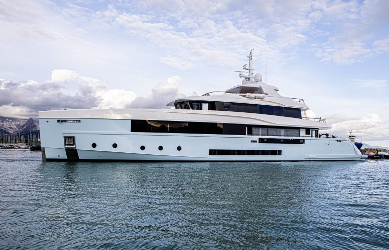 Admiral Yachts' Crocus - EQ 4