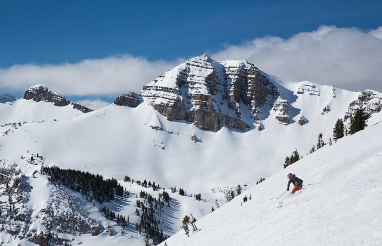 Amangani Activities, Skiing in Rendezvous Bowl with view of Cody Peak - Imagery courtesy of Aman