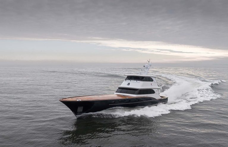 Feadship catch yacht - EQ 2