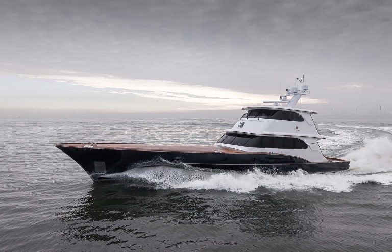 Feadship catch yacht - EQ 6